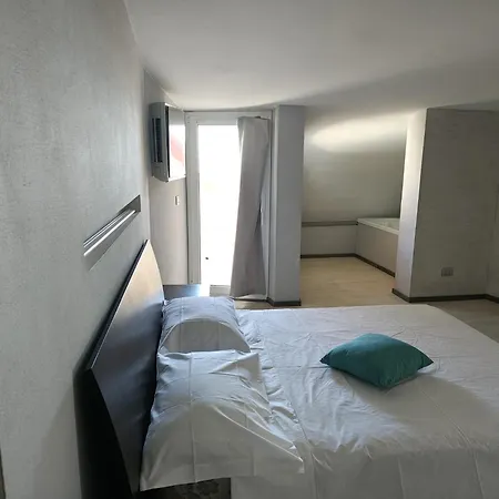 Attico Lido- Fronte Mare Apartment *